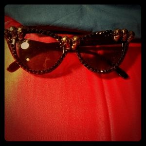 Women's skull sunglasses